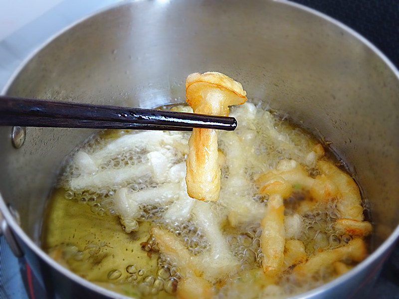 香酥味浓的炸蘑菇的做法 步骤6