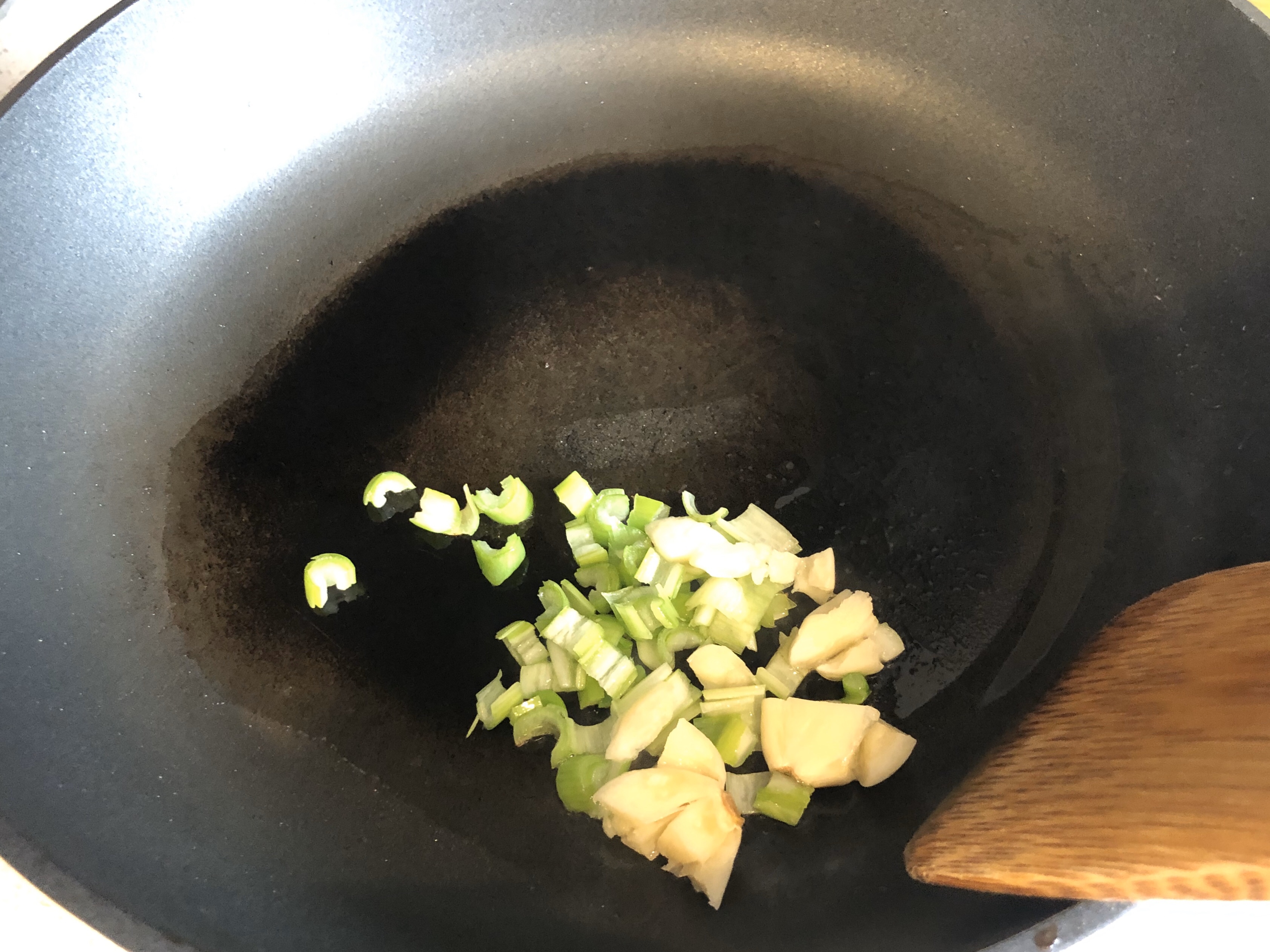 好吃到把汤都喝完的-香辣酸菜肥羊面的做法 步骤5