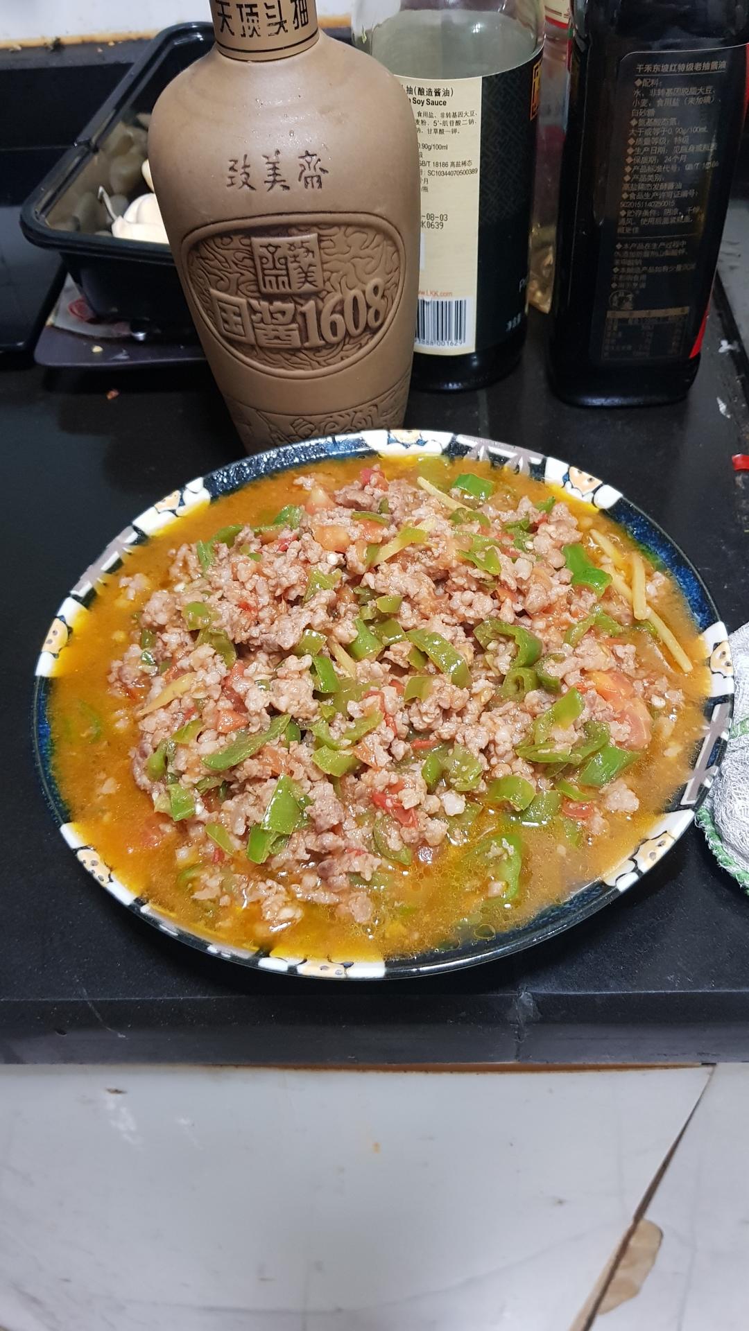 番茄辣椒炒肉沫的做法