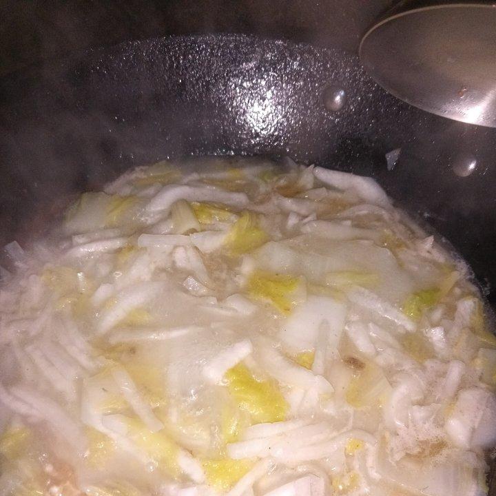🌈冬天必喝的汤～萝卜白菜汤！简单又美味