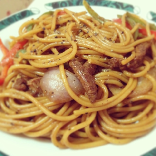 黑椒牛柳炒意面