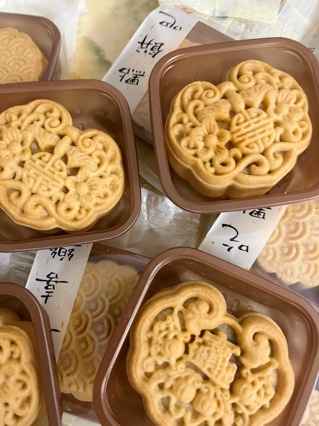 广式莲蓉蛋黄月饼/久吃不厌的经典组合