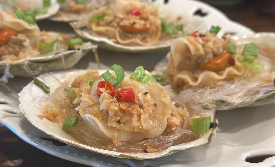 两步蒜蓉粉丝蒸扇贝
