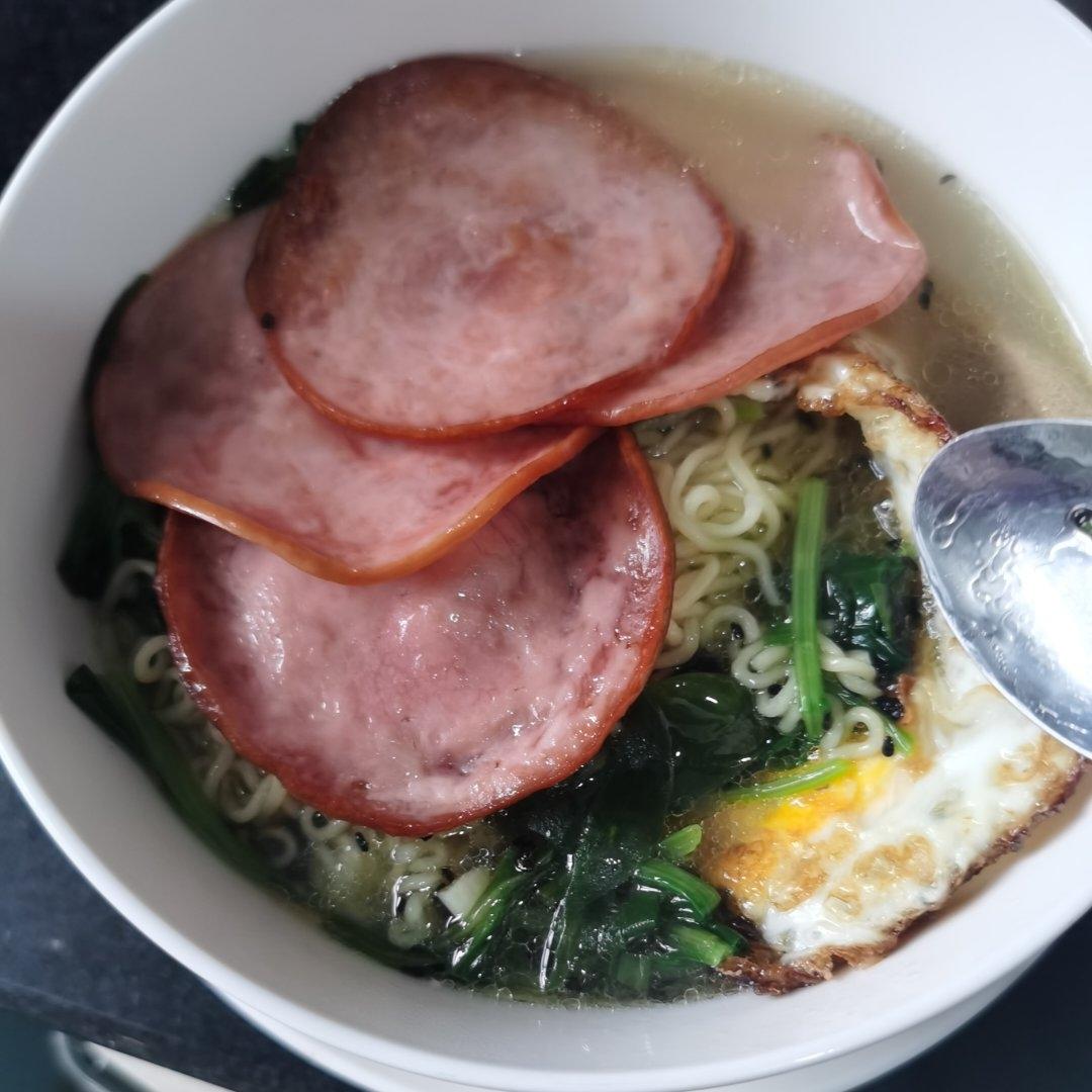 🔥好吃到一滴汤汁都不能放过～酸汤泡面