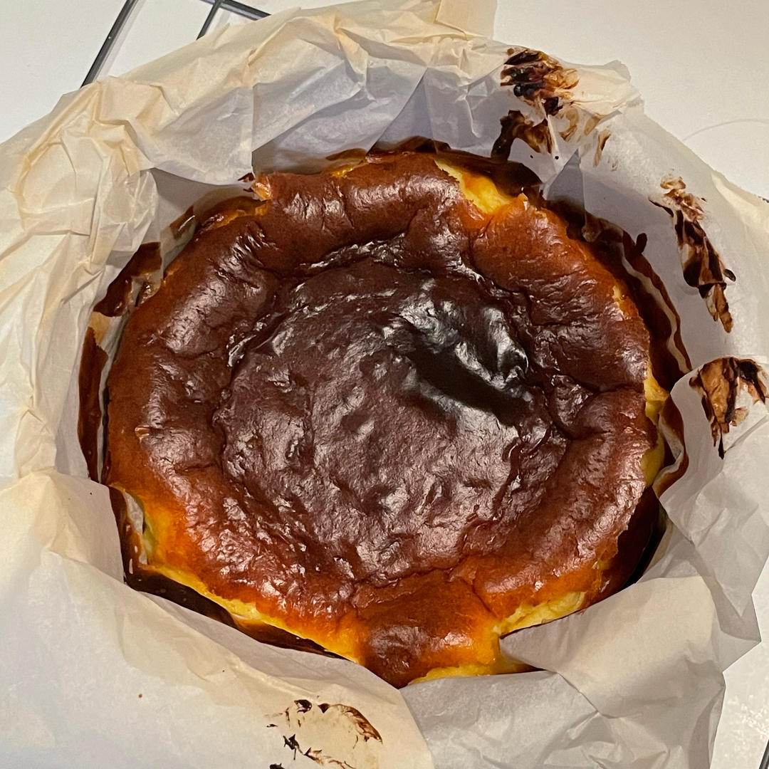 藏不住了 双重口感 全程搅拌搅拌就能成功的巧克力熔岩巴斯克蛋糕！