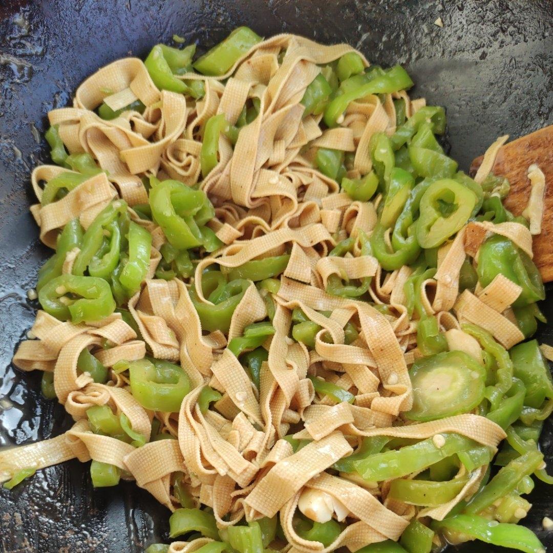 青椒炒豆皮