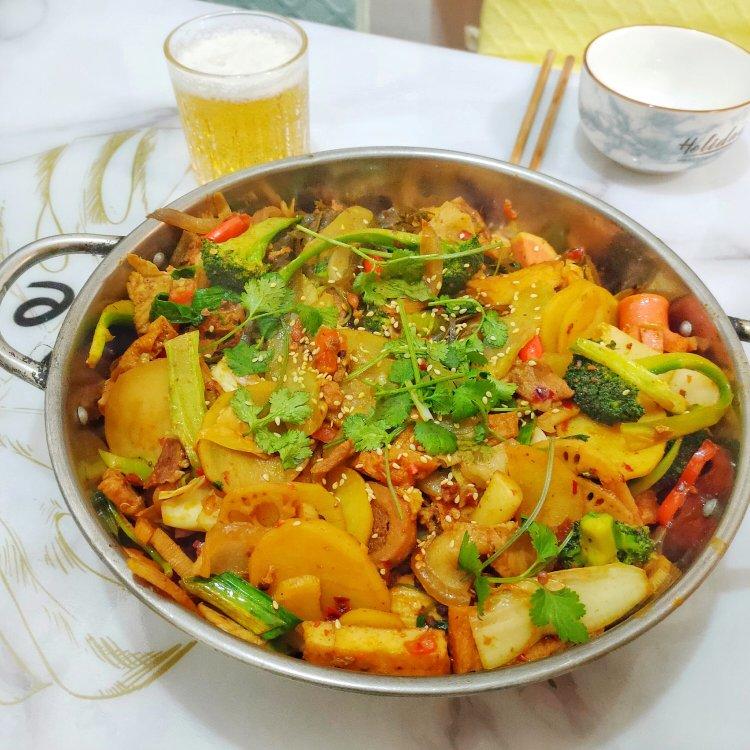 厨师长教你：“麻辣香锅”的正宗做法，看得口水直流 ！