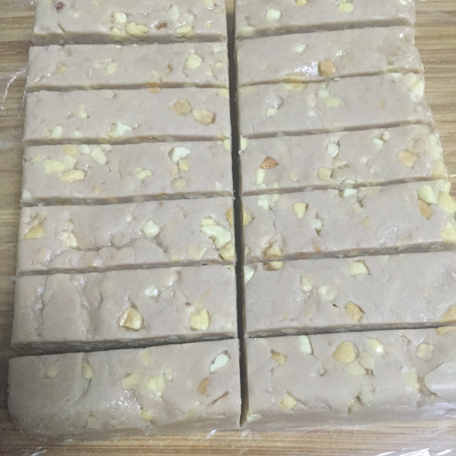 多味花生牛轧糖