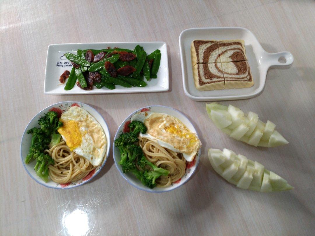 荷兰豆炒腊肠