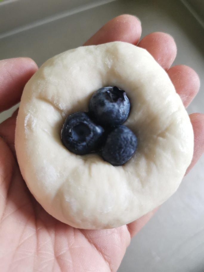 蓝莓蓝莓我爱你～蓝莓爆浆面包