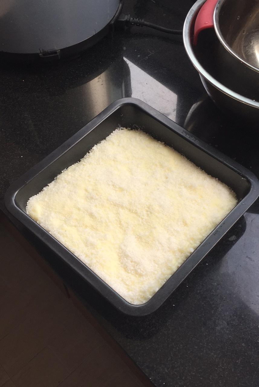 椰丝牛奶小方糕