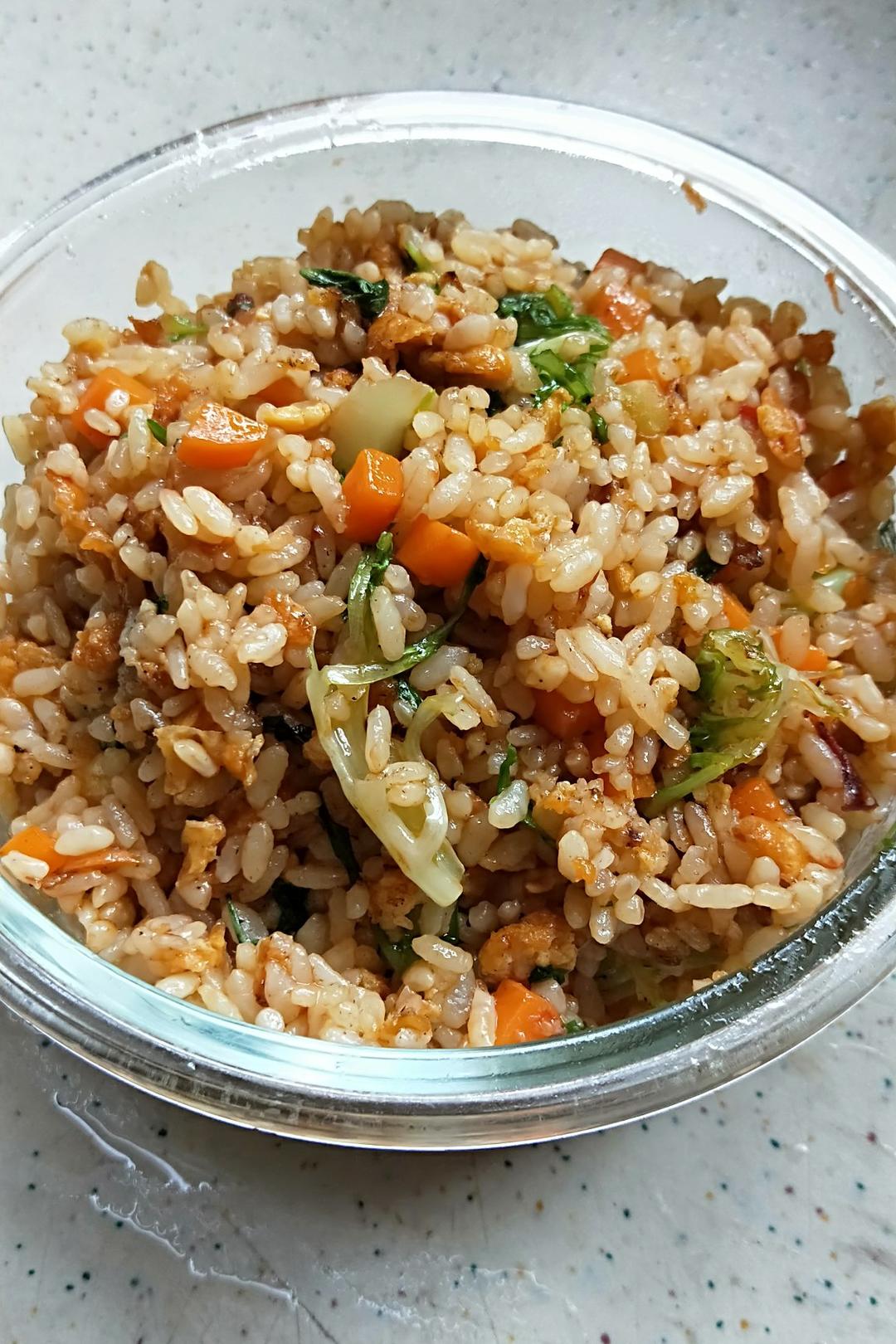 西红柿菜叶蛋炒饭