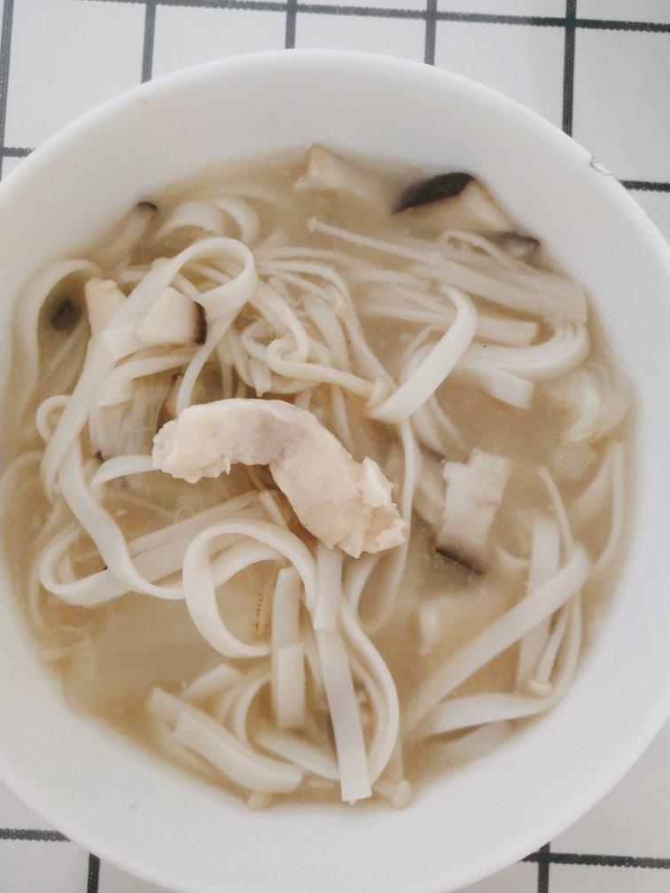 香菇鸡肉面
