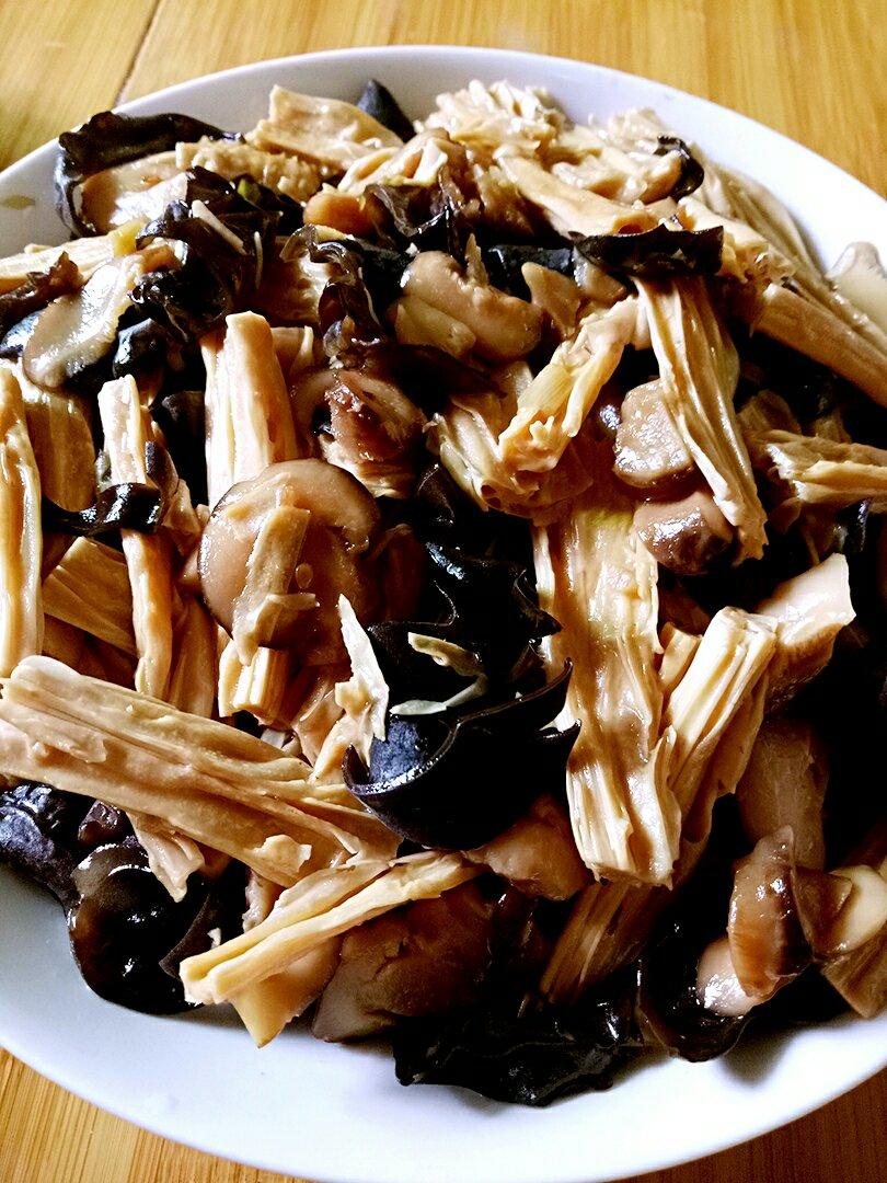 腐竹烧香菇