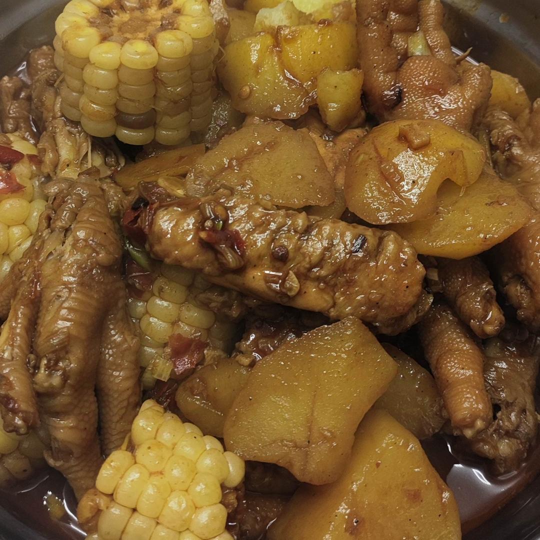 软糯入味的《鸡翅鸡爪煲》
