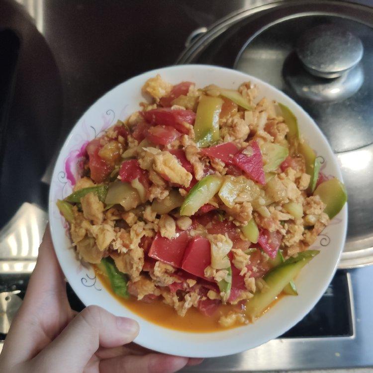 西红柿炒西葫芦