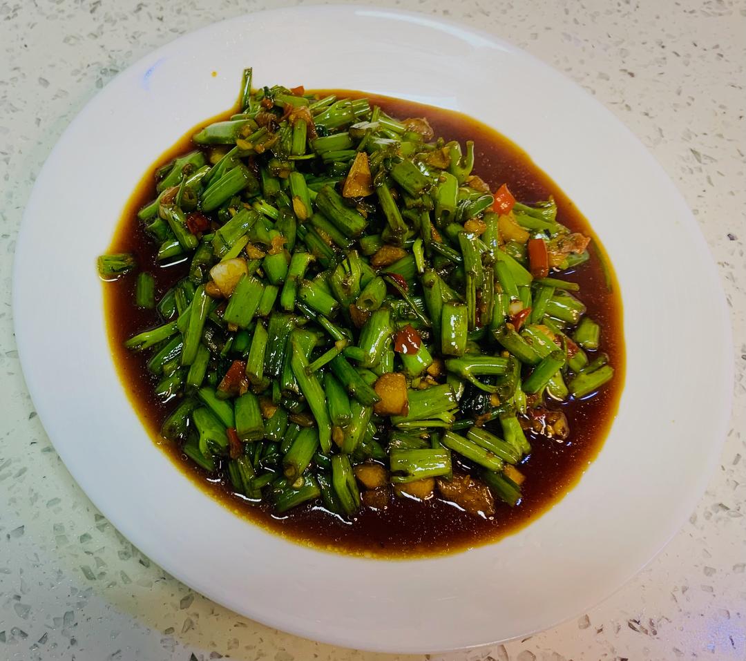 干掉三碗饭的炒空心菜梗