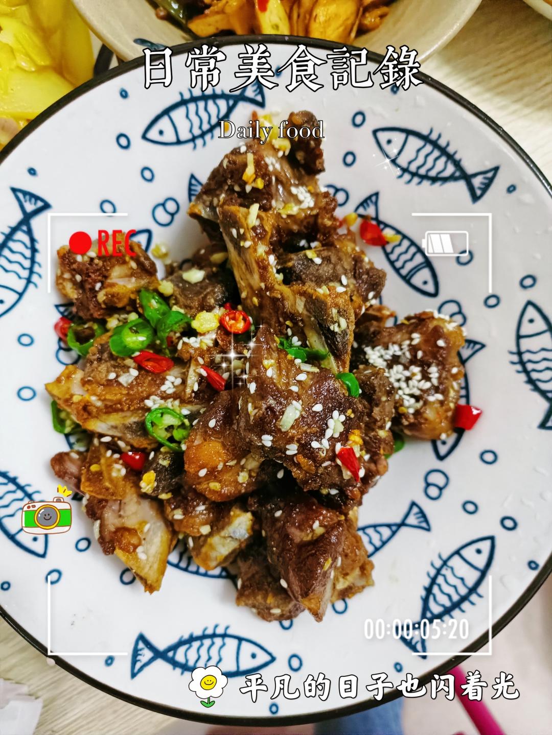 完美复刻中餐厅38块钱一份的椒盐排骨，骨香肉烂，好吃到吮手指