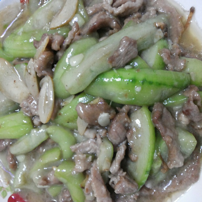 丝瓜炒肉片