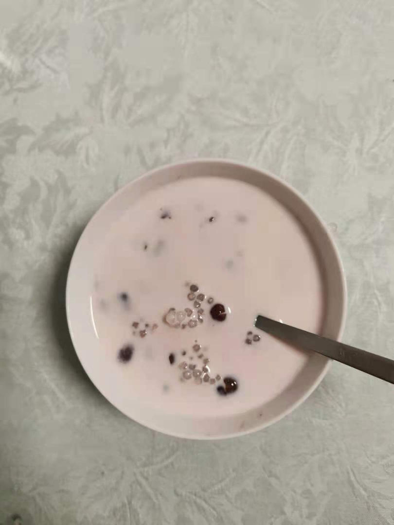 红豆牛奶西米露