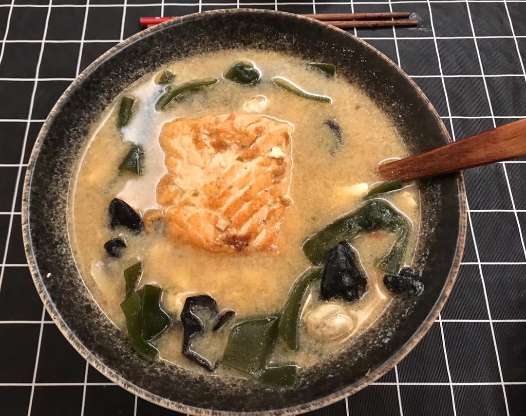 【健康三餐】三文鱼味噌汤