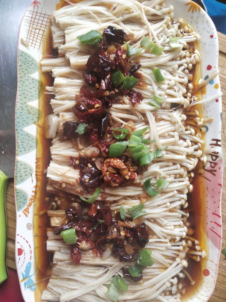 超级下饭的蒜蓉金针菇！好吃到爆