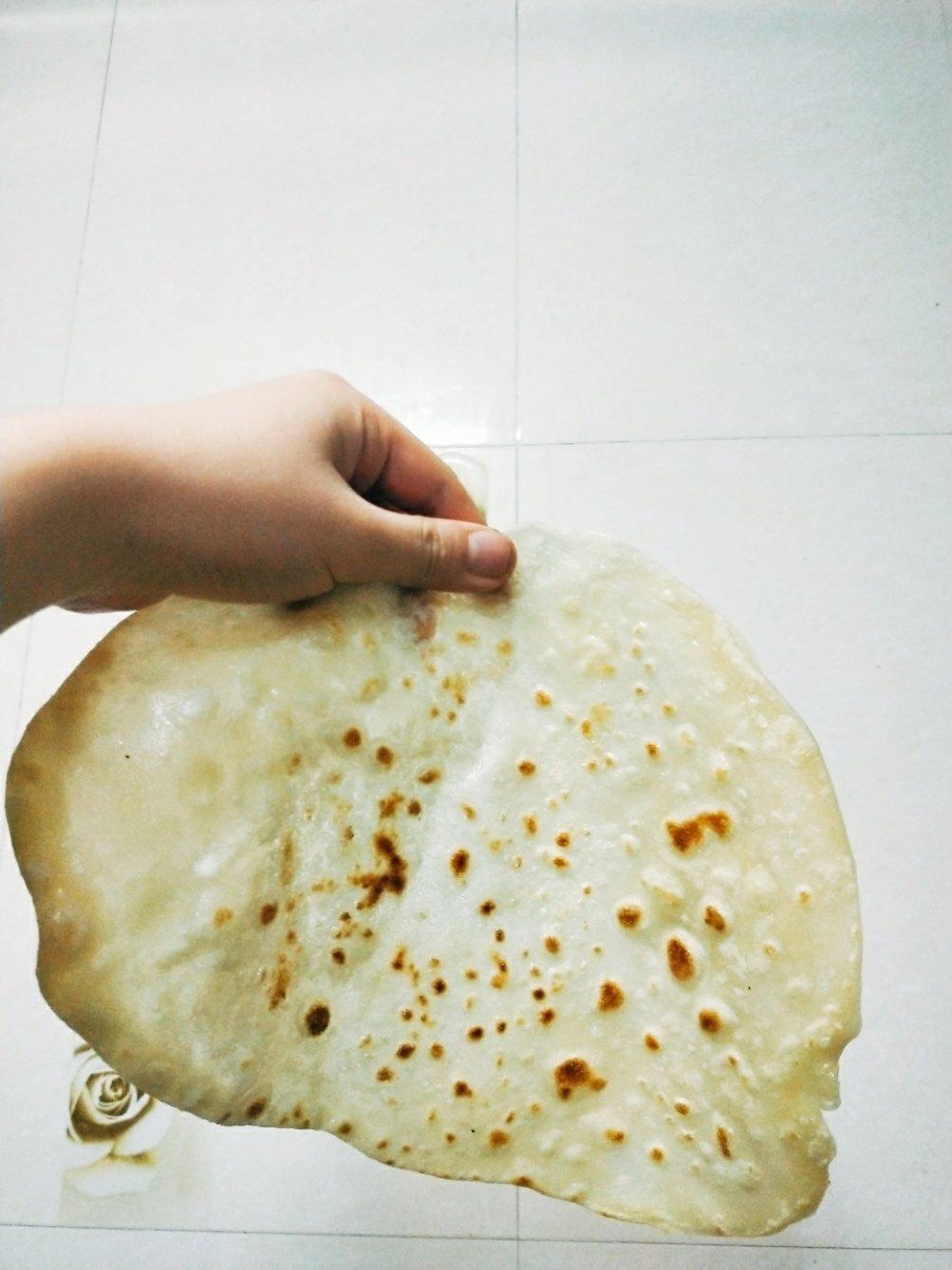 烙春饼(用视频告诉你，这饼有多软)