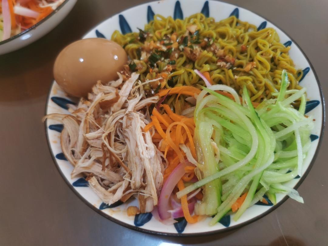 🥒鸡丝凉面