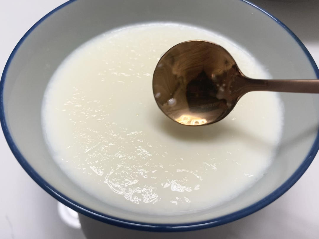 双皮奶，奶皮厚薄随意做