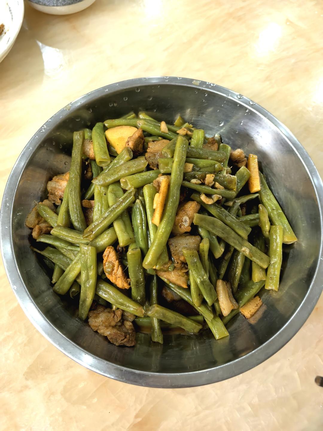 东北五花肉炖豆角