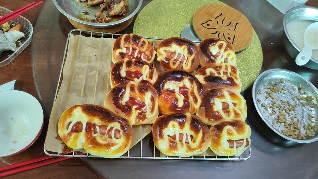 一个面团撑起一家店的台式面包—香肠面包