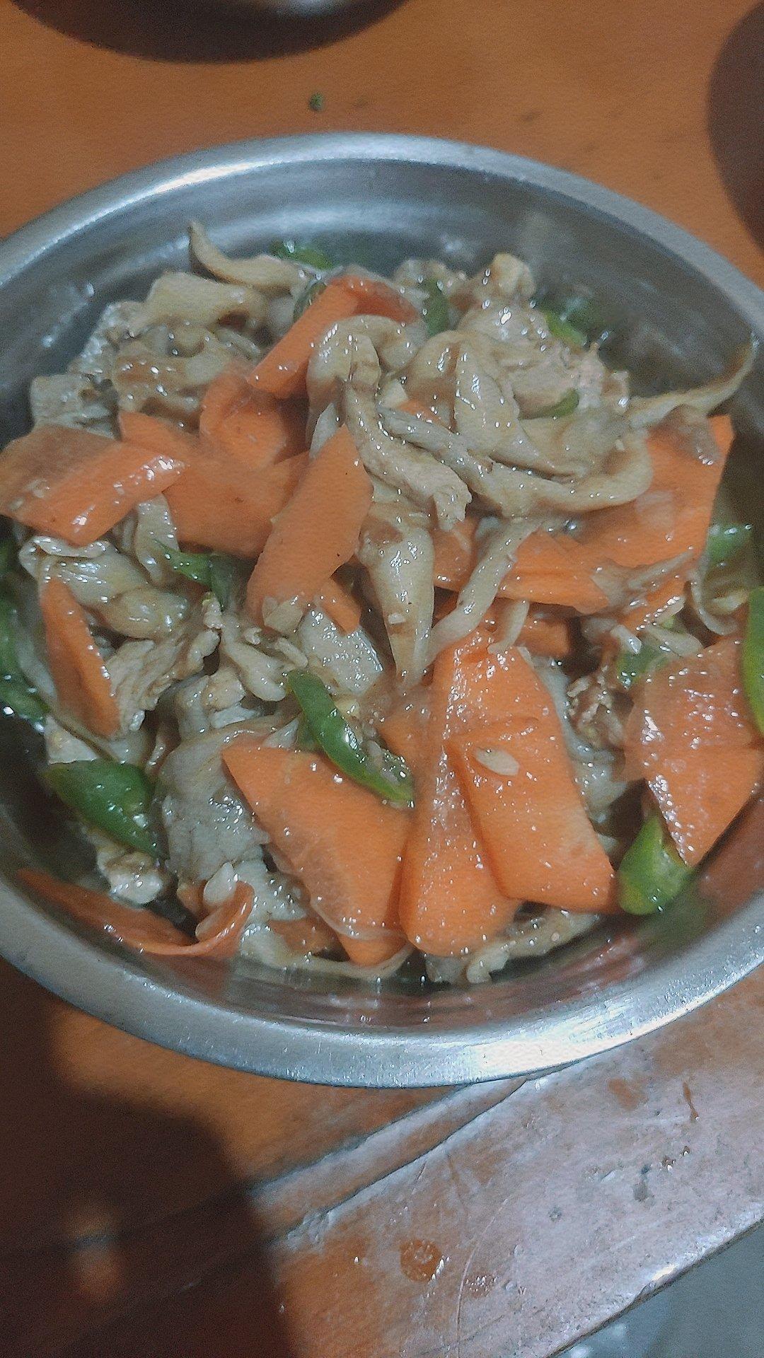 蚝油鲜蘑炒肉片