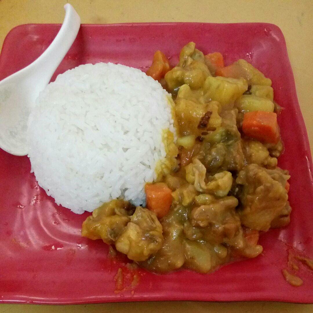 咖喱鸡块饭