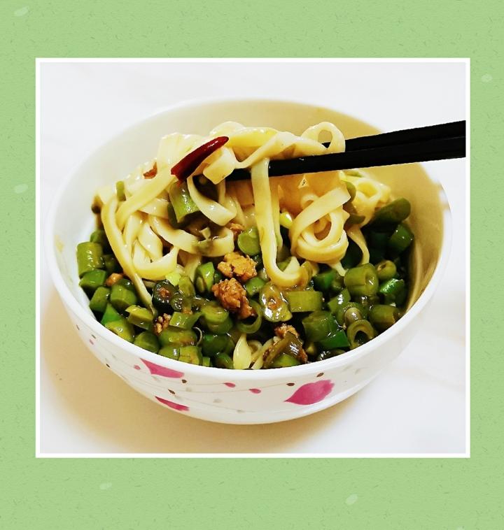 五香豆角打卤面的做法