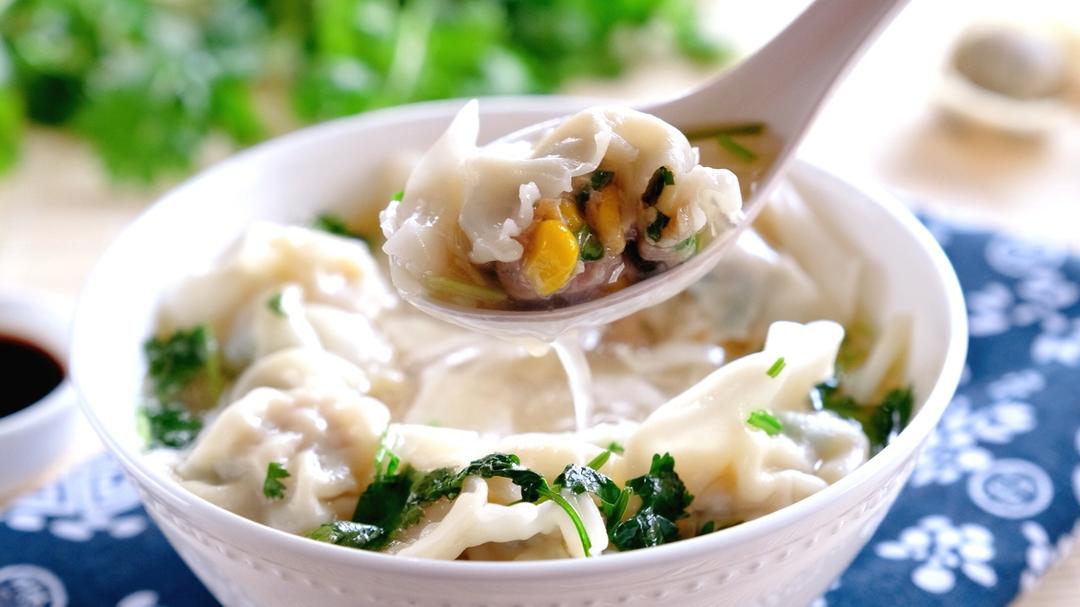 游过时差做的薄皮大馅的清汤肉三鲜莲花馄饨