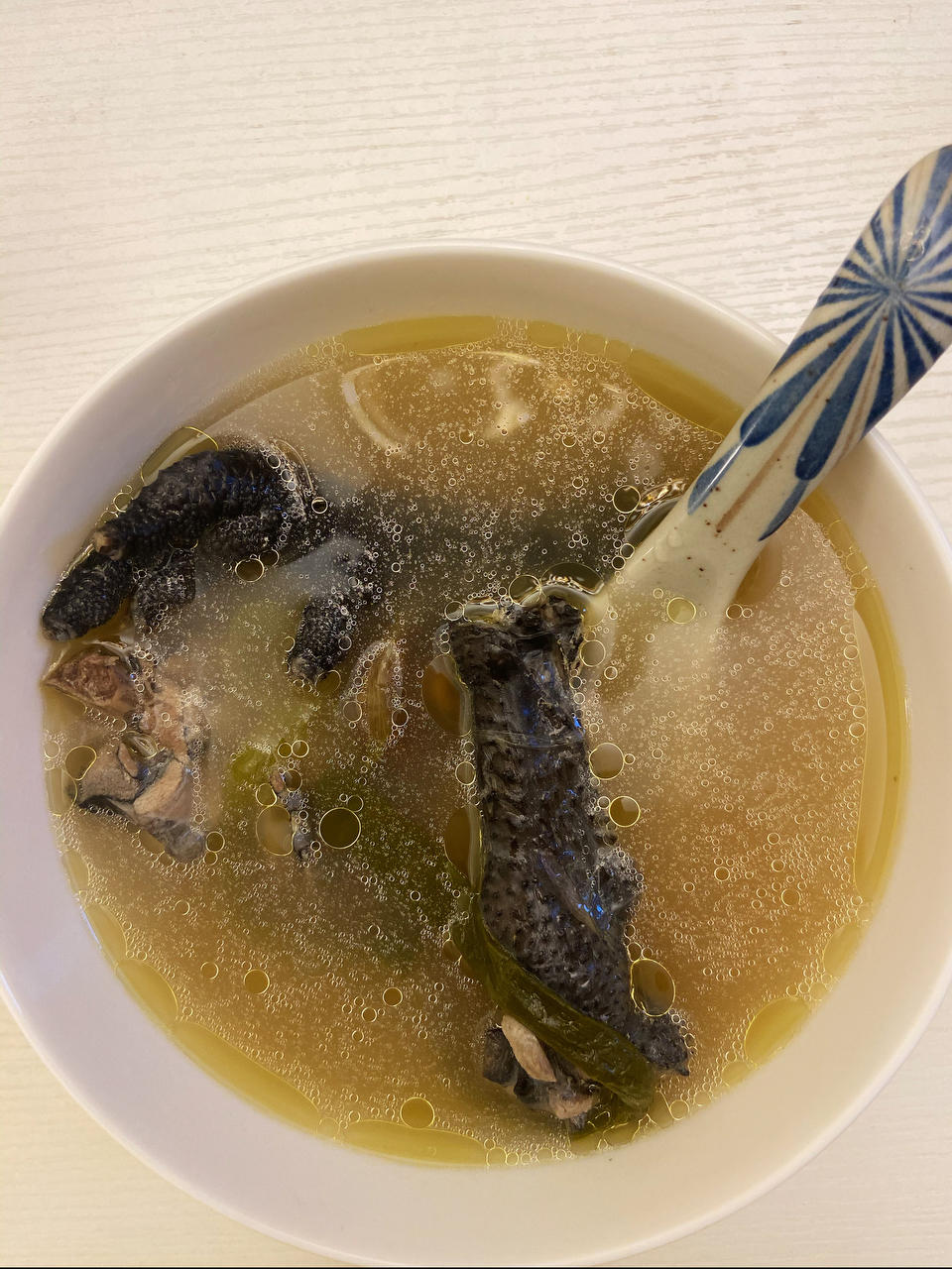 乌鸡汤(红枣、枸杞、没用一滴油、汤鲜肉烂)