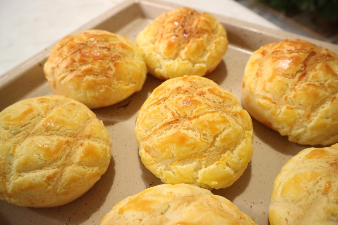 好吃到炸裂的港式菠萝包（附带制作酥皮的小视频）