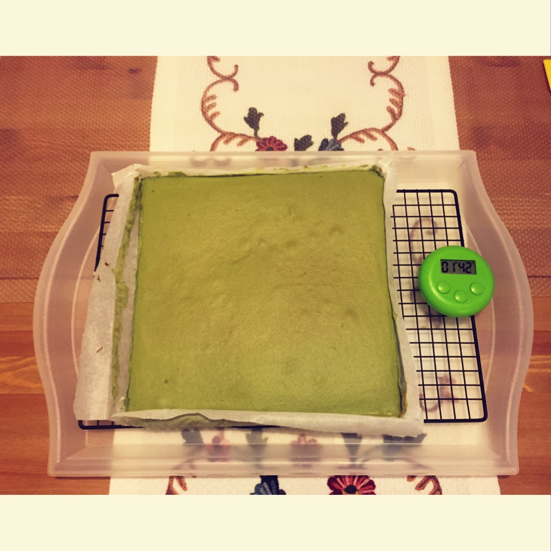 抹茶戚风蛋糕卷