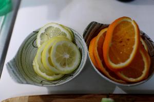 橘滋慢焗三文鱼的做法 步骤2