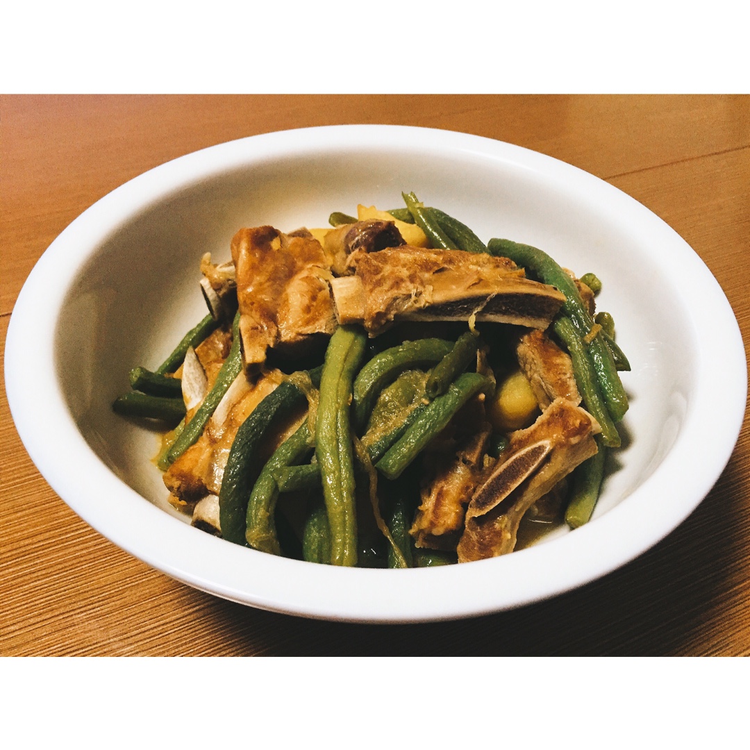红烧排骨炖豆角土豆