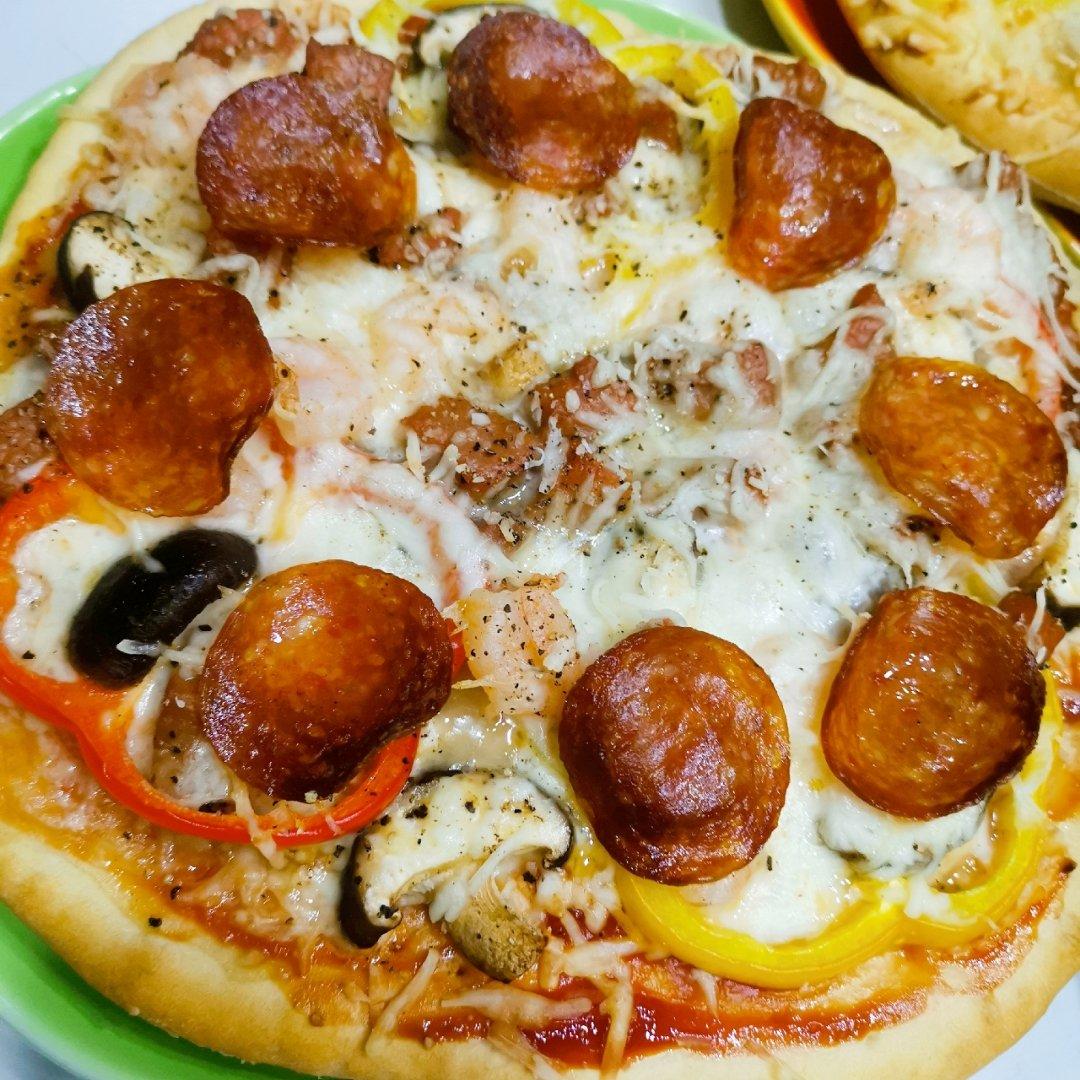 萨拉米薄底披萨 Salami Pizza