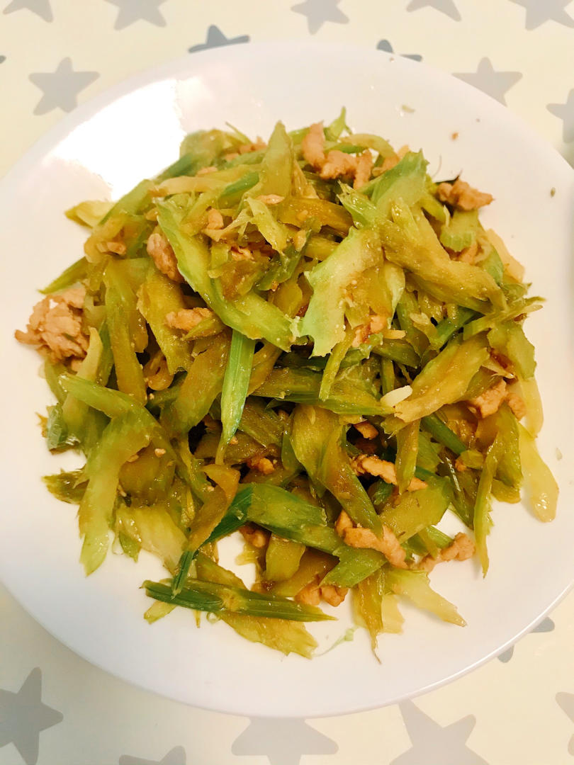 芹菜炒肉