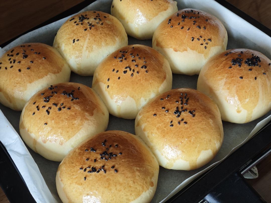 如棉花般松软的海苔肉松面包