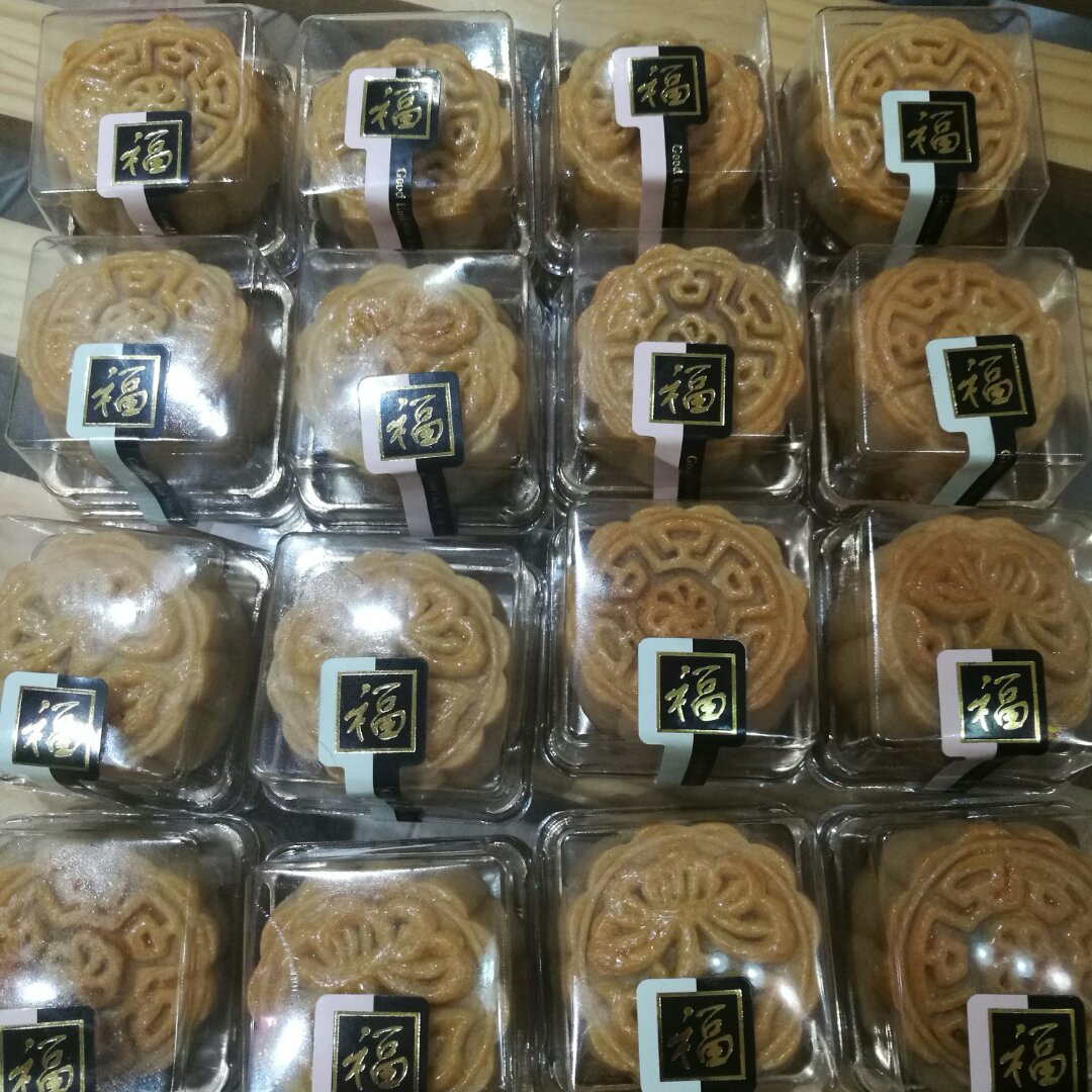 广式月饼——蛋黄莲蓉月饼