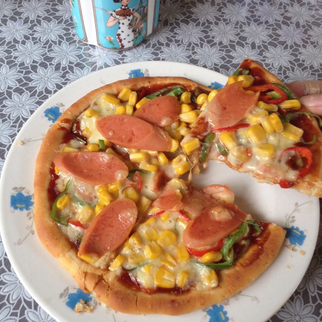 薄饼脆皮火腿pizza