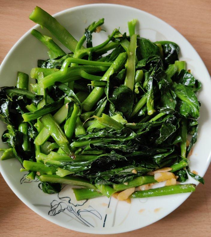 五星级酒店的蒜蓉青菜原来是这么制作的：蒜蓉芥蓝