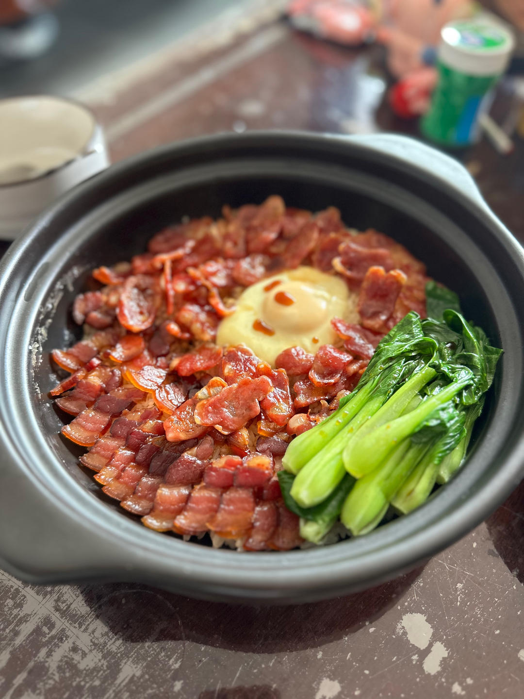 保姆级的「腊味煲仔饭2.0」加强版来了，地道老广味～