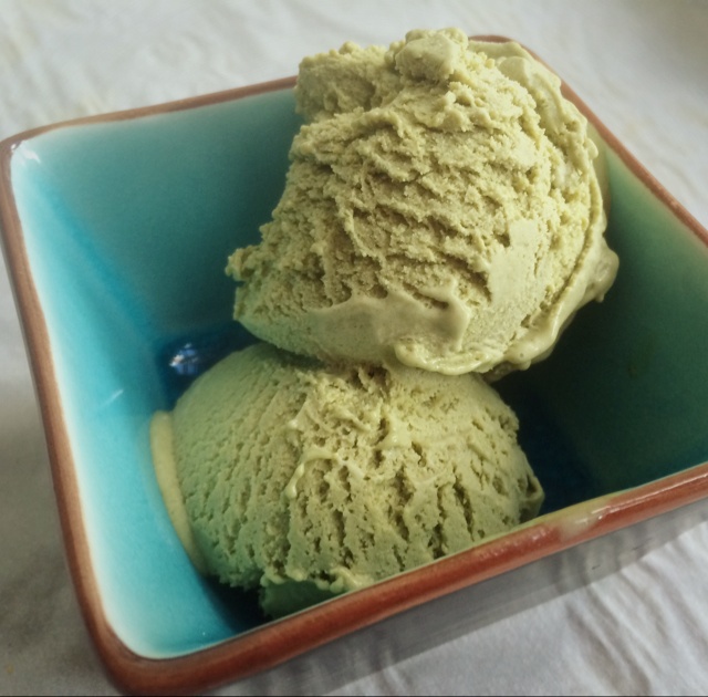 抹茶白巧冰淇淋