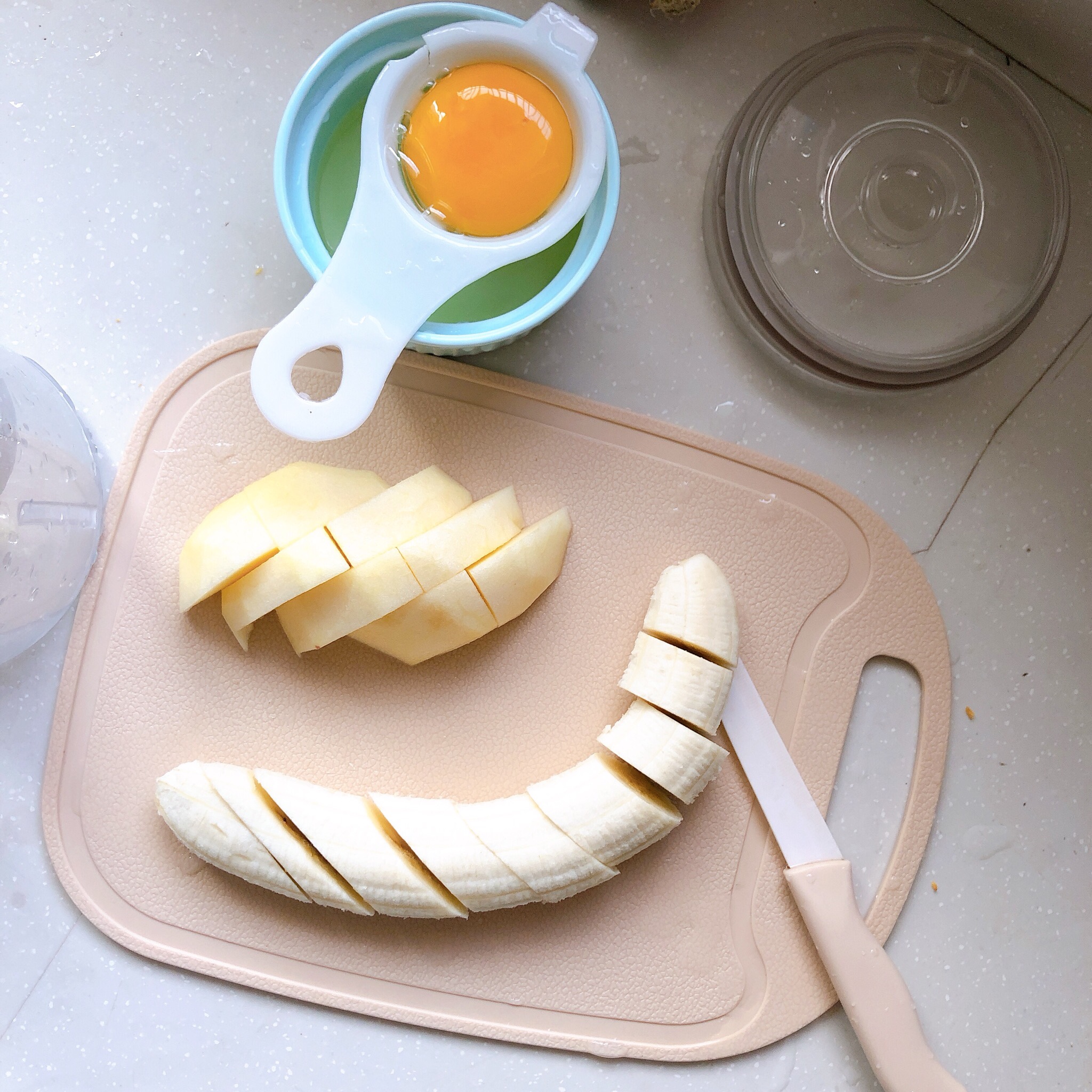 宝宝辅食添加之苹果香蕉小软饼的做法 步骤1