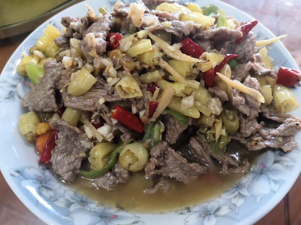 泡椒炒牛肉，香辣鲜嫩